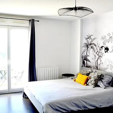 Cosy Bordeaux - Parking Prive - Netflix - Tram A Apartment *